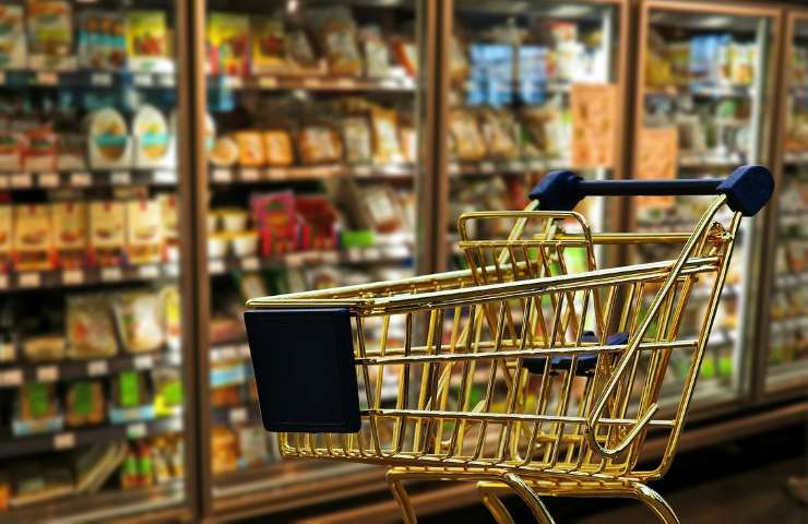 Taccheggio supermercato pene sanzioni