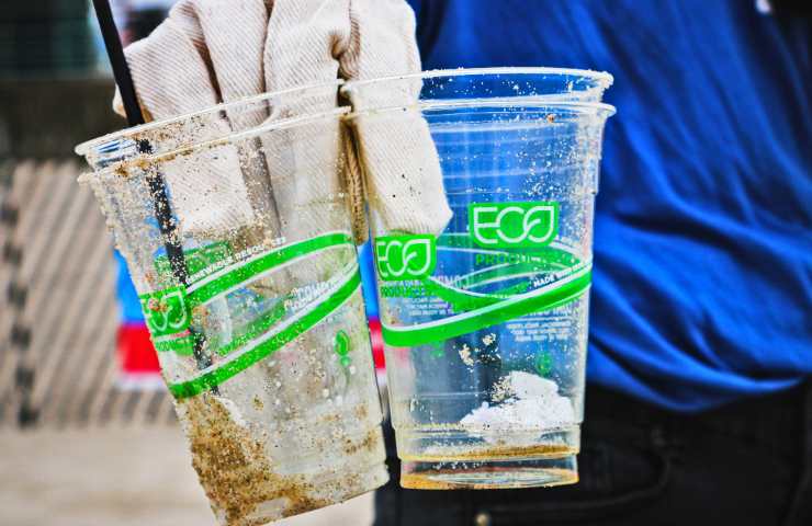 plastica biodegradabile soluzione
