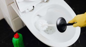 Wc, per pulirlo te ne servirà solo un cucchiaino: risultato assicurato
