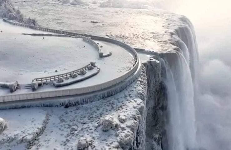 Cascate Niagara ghiacciate