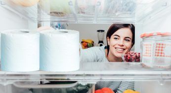 Metti un rotolo di carta igienica nel frigo: resterai senza parole