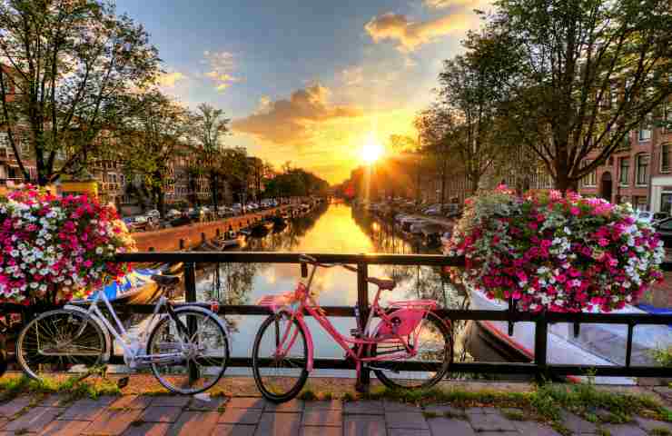 numero biciclette canali di amsterdam