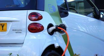 Auto elettriche, quanto inquinano? Meno o più di un’auto a benzina