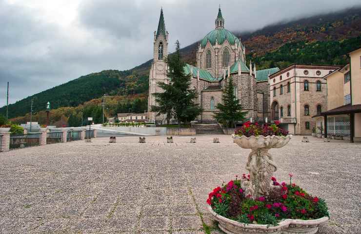 storia della Basilica dell'Addolorata di Castelpetroso