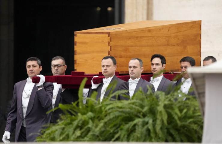 Funerale Benedetto XVI foto