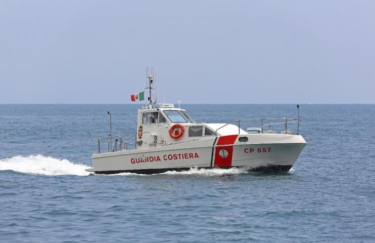 Lampedusa sbarchi migranti 24 ore