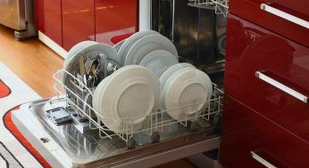Come lavare la lavastoviglie alla perfezione: metodo facilissimo
