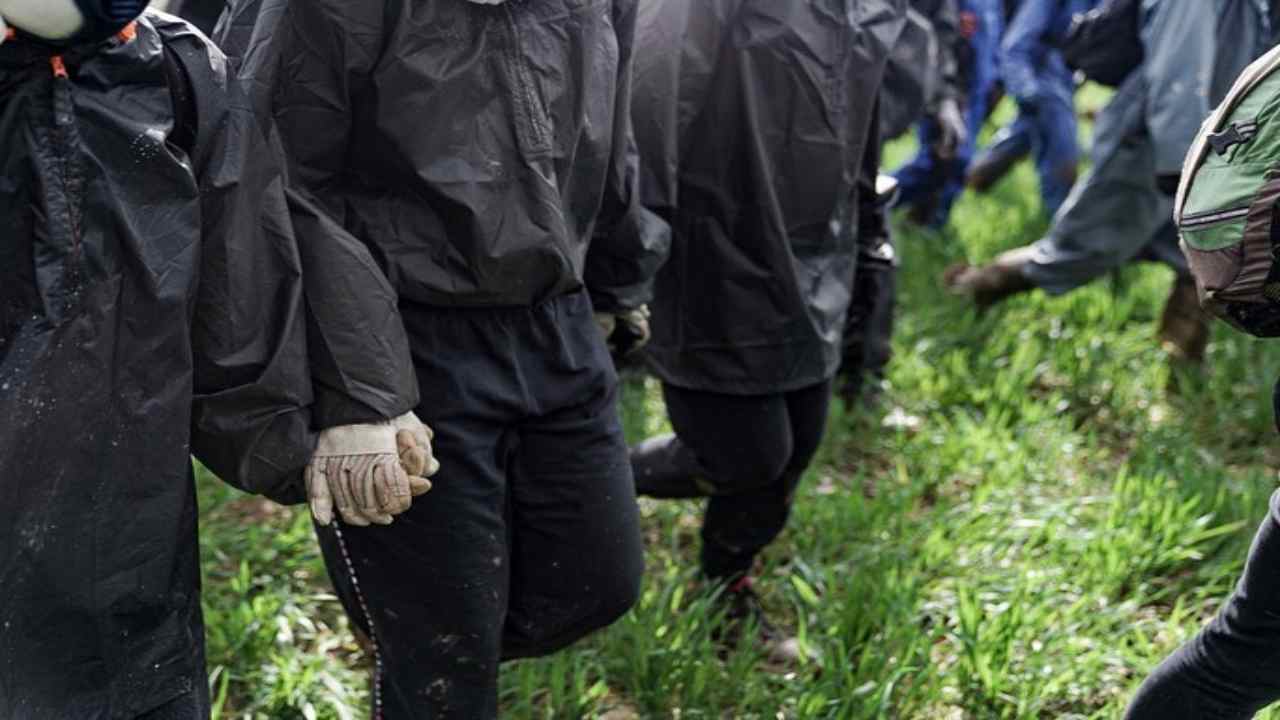 Francia proteste ambientalisti bacino