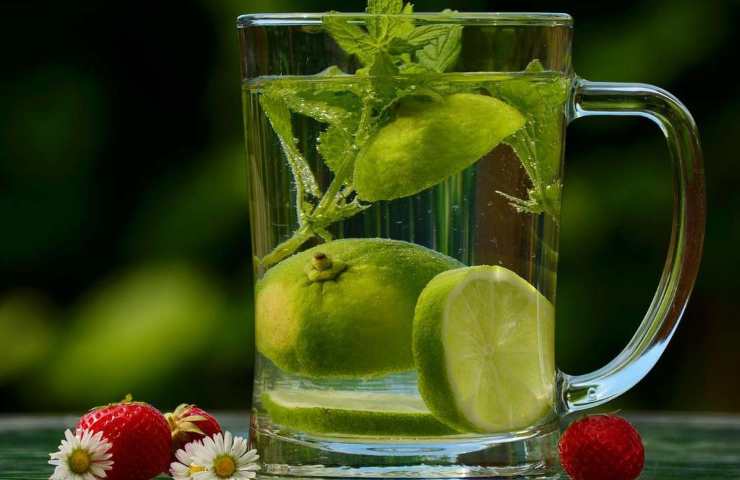 acqua, limone e benessere