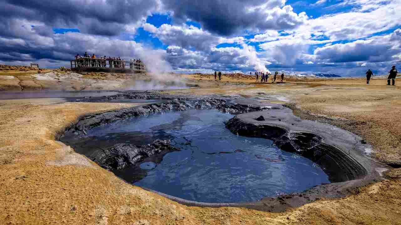 Aumento emissioni anidride carbonica Campi Flegrei