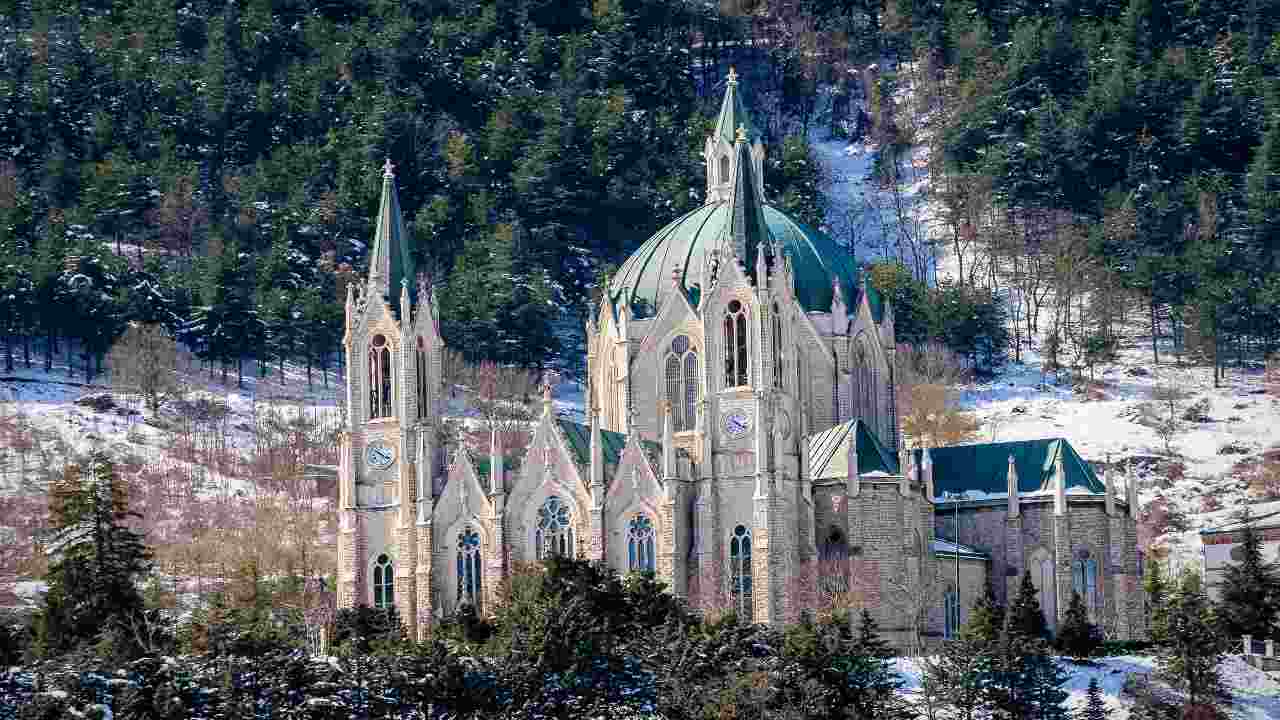 santuario che sembra un castello