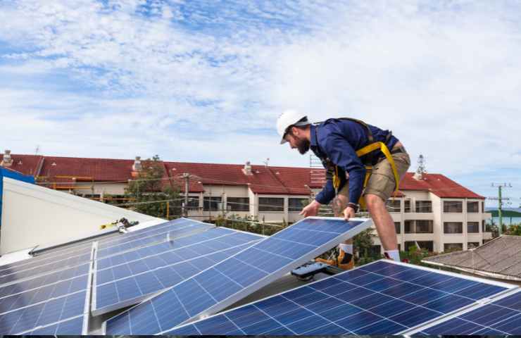 How much does it cost to install a photovoltaic cell?