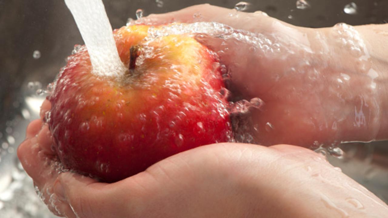 mela lavare come eliminare pesticidi
