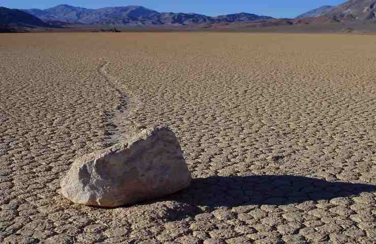sliding rocks pietre mobili deserto California