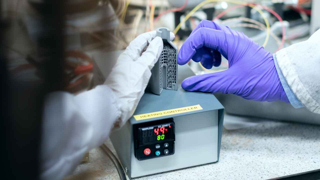 Batteria ioni ossigeno novità università Vienna materiali economici non infiammabili