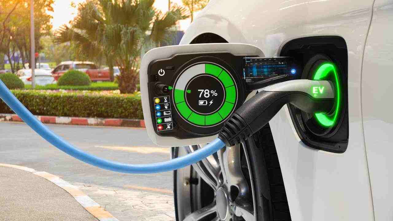 Ricarica auto elettriche metodi risparmio 