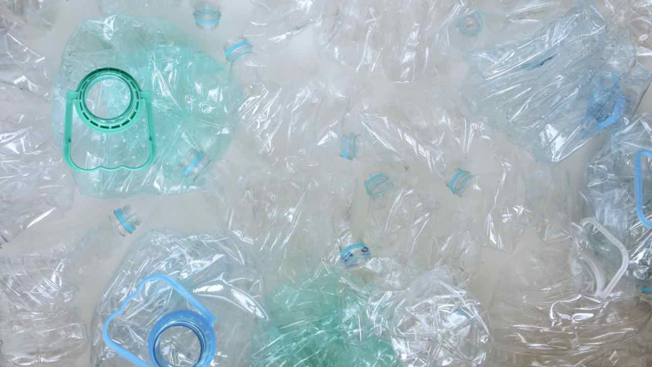 Bottiglie di plastica: dove finiscono