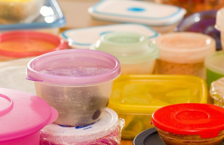 contenitori plastica quanto usarli prima di gettarli