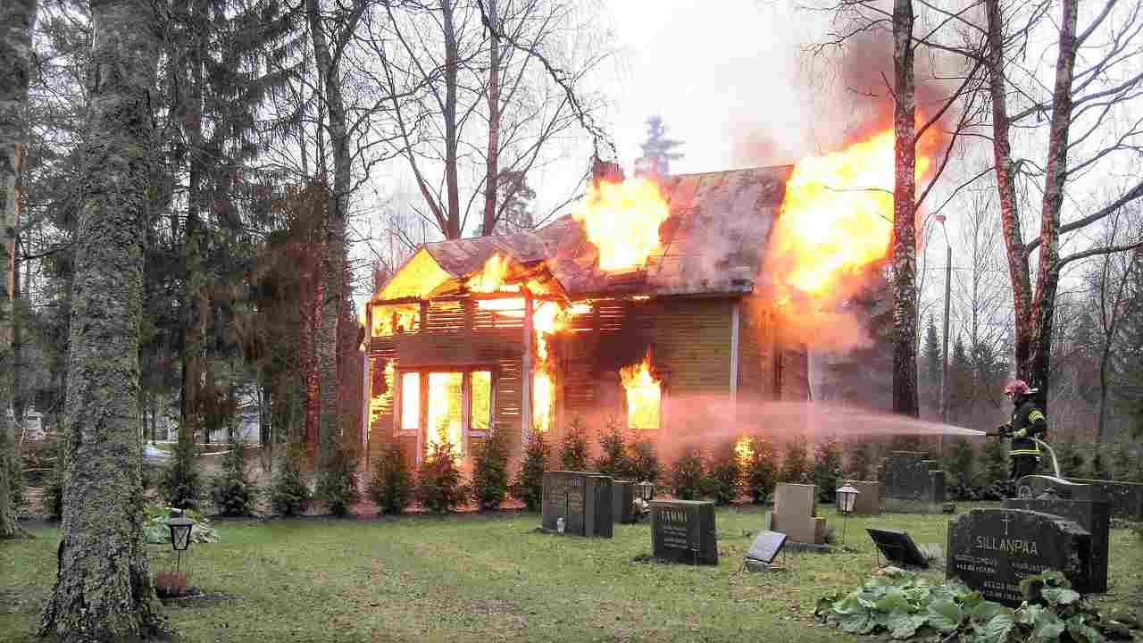 Incendio casa cosa fare