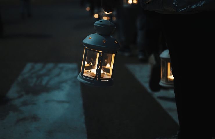 Lanterna: idea di riciclo per il balcone