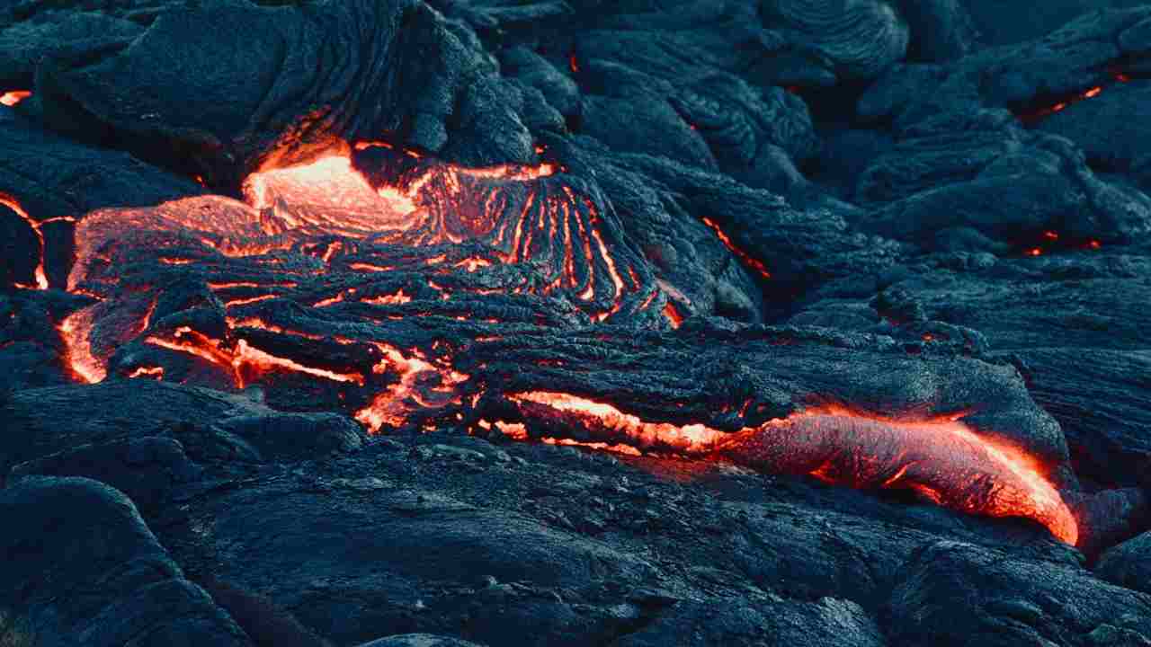 Eruzione vulcanica Santorini monitoraggio geologi vulcano Kolumbo