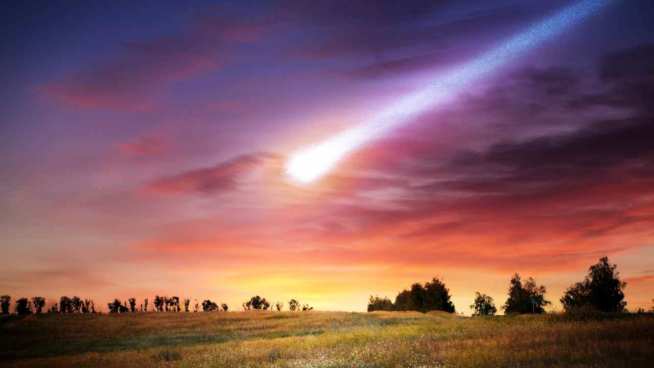 Kiev bagliore notte meteorite