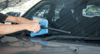 Vetri dell’auto sempre puliti: prepara questo mix come liquido tergicristalli