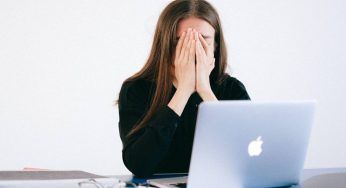 Punta da una zecca deve licenziarsi: scopre avere la malattia di Lyme