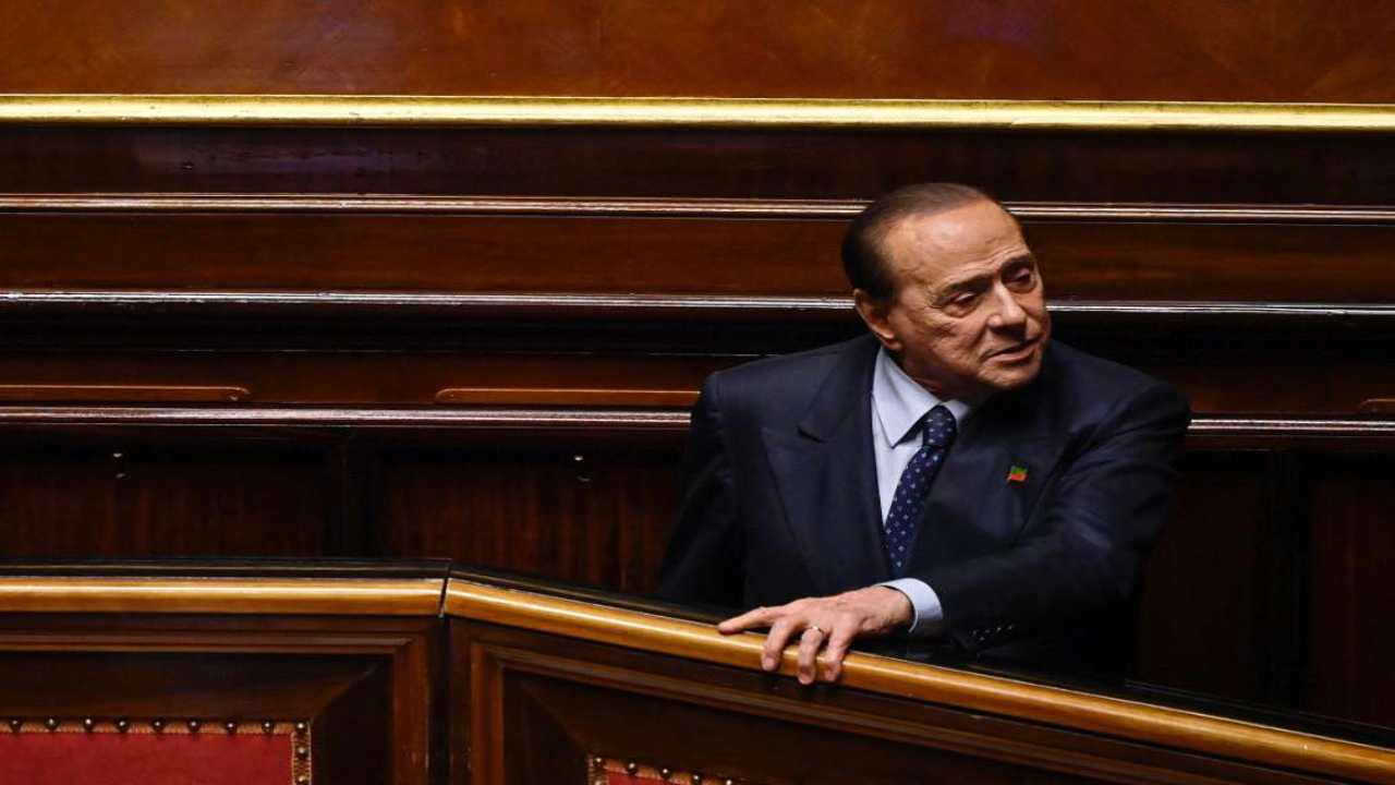 Silvio Berlusconi ricoverato ospedale terapia intensiva