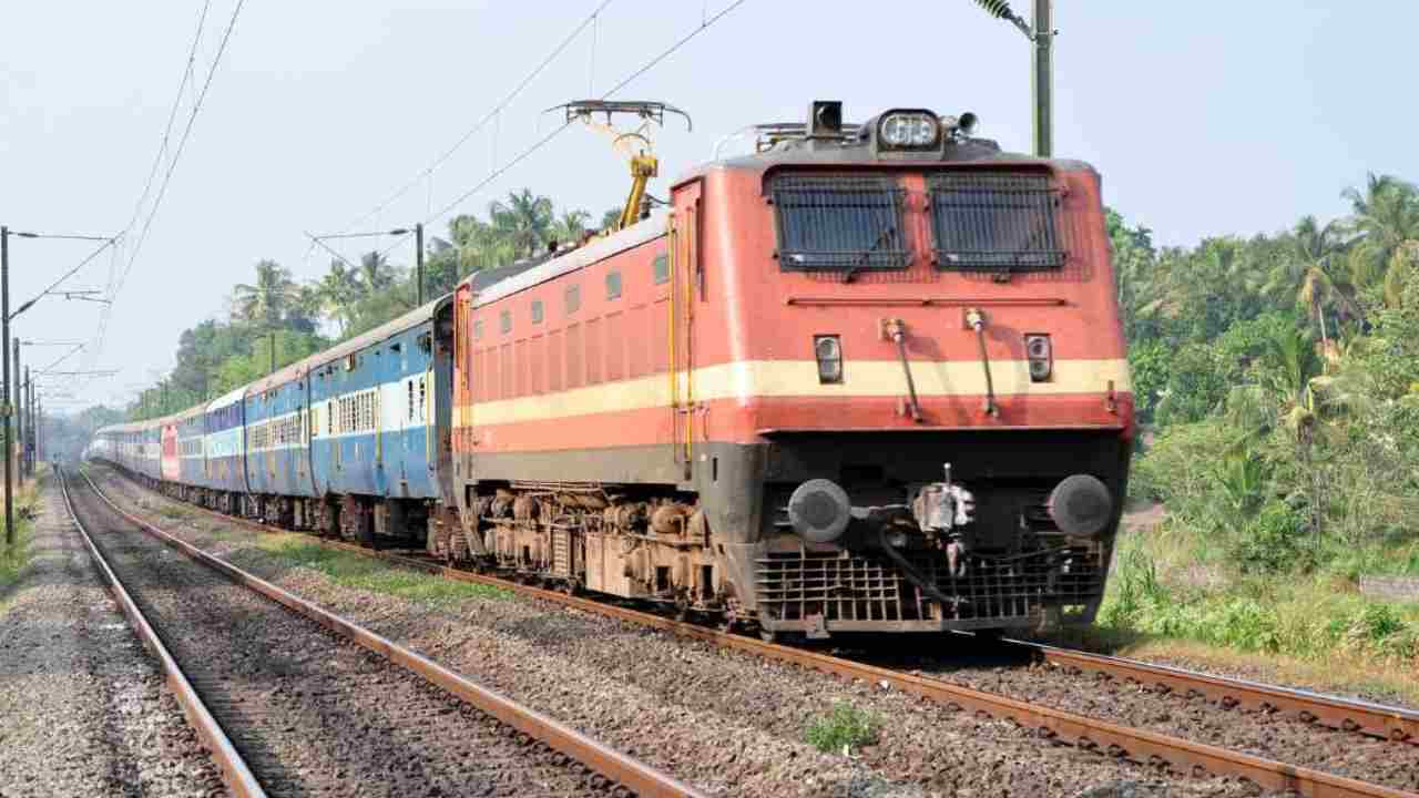 India mucca volante morto uomo treno