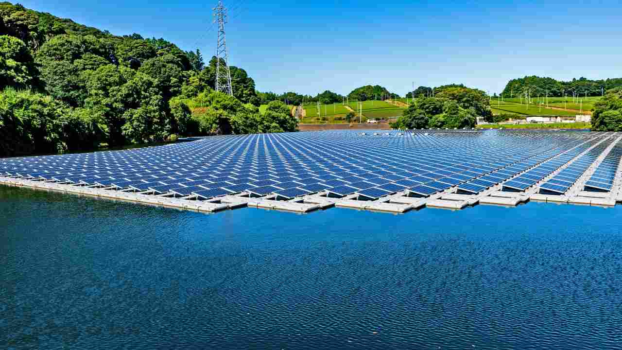 pannelli fotovoltaici in mare