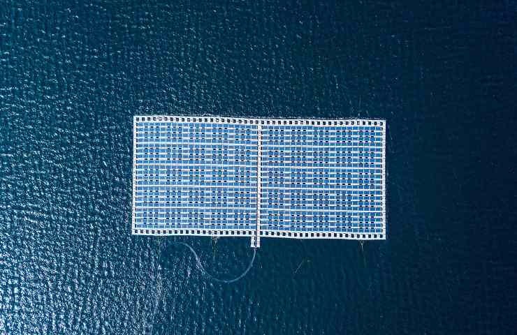 pannelli fotovoltaici in mare