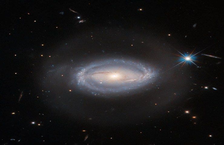 galassia Z 229-15 immagine Hubble