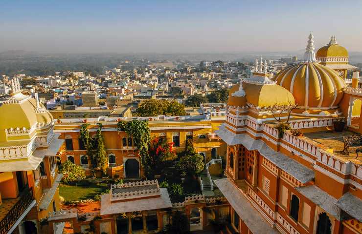 ghiaccio cade dal cielo in india