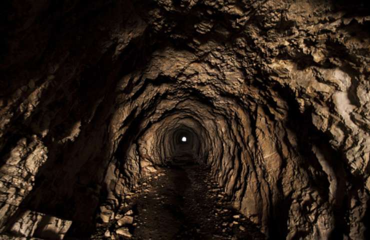 tunnel misterioso sud america