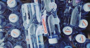 L’acqua costa a 3 euro a bottiglia: il parere di un dottore è sbalorditivo