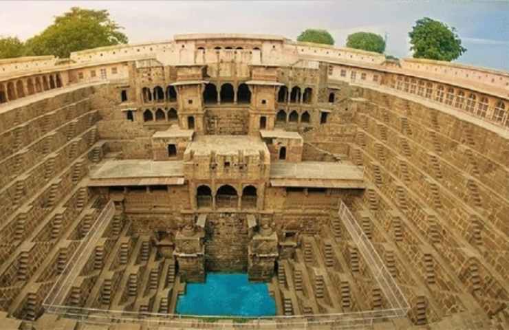 Chand Baori: le caratteristiche di questo pozzo