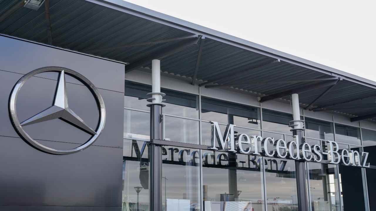 Germania sparatoria stabilimento Mercedes