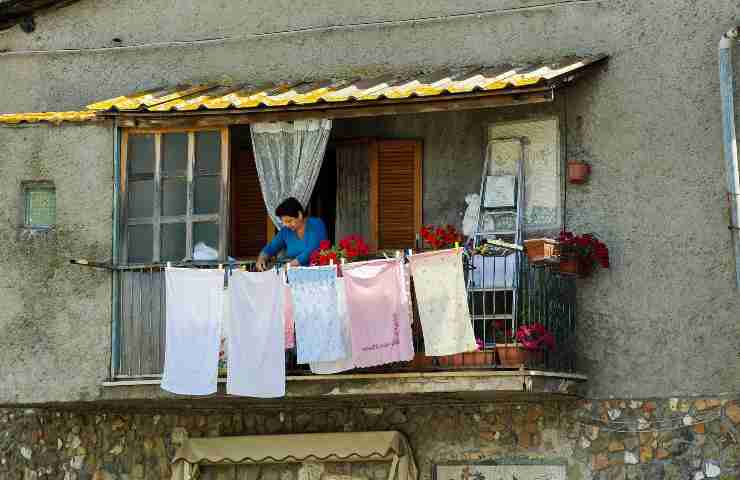 Panni stesi e condominio: tutto quello da sapere 