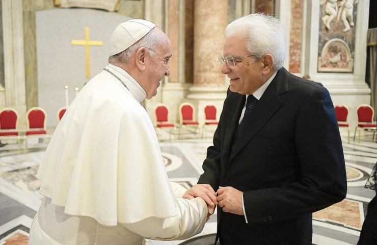 Mattarella premio Vaticano Papa Francesco