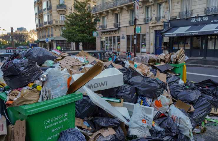 problema rifiuti in strada 