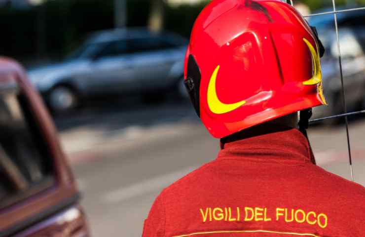 Milano esplosioni incendio veicoli