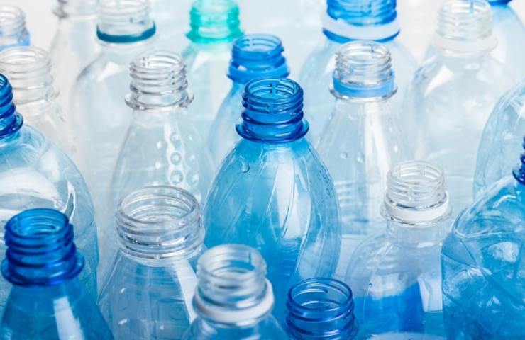 vita green abolire bottiglie plastica