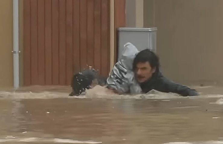 bambina salvata a nuoto a cesena