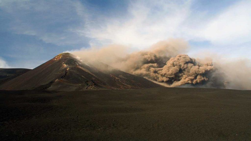 Etna l'esperto "Si sta ricaricando"
