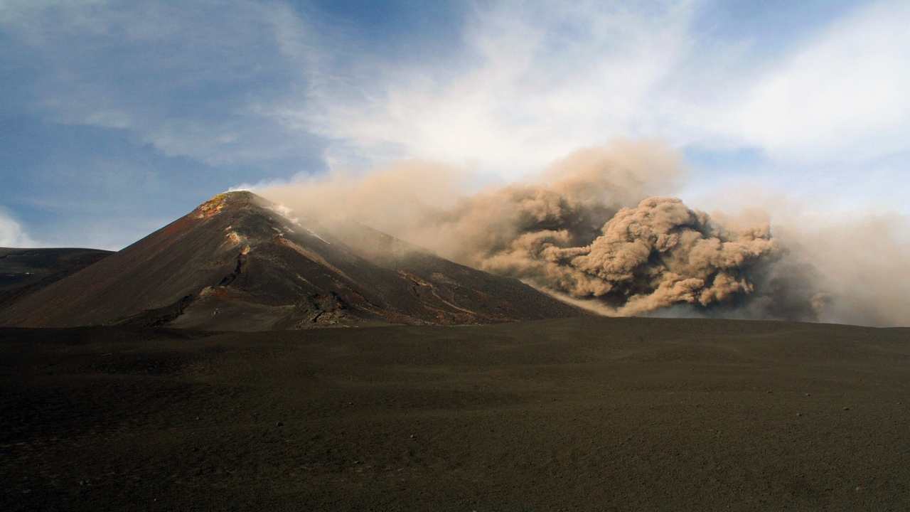 etna terremoto ricarica vulcano