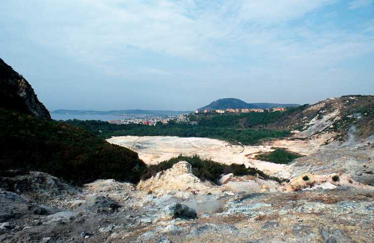 rischi eruzioni pozzuoli napoli