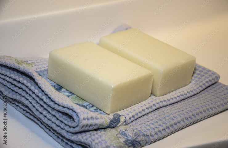 sapone biancoasciugamano