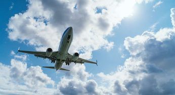 Ha un biglietto aereo per tutta la vita: quanto lo ha pagato e i km percorsi