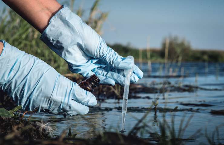 acqua contaminata sostanze chimiche PFAS